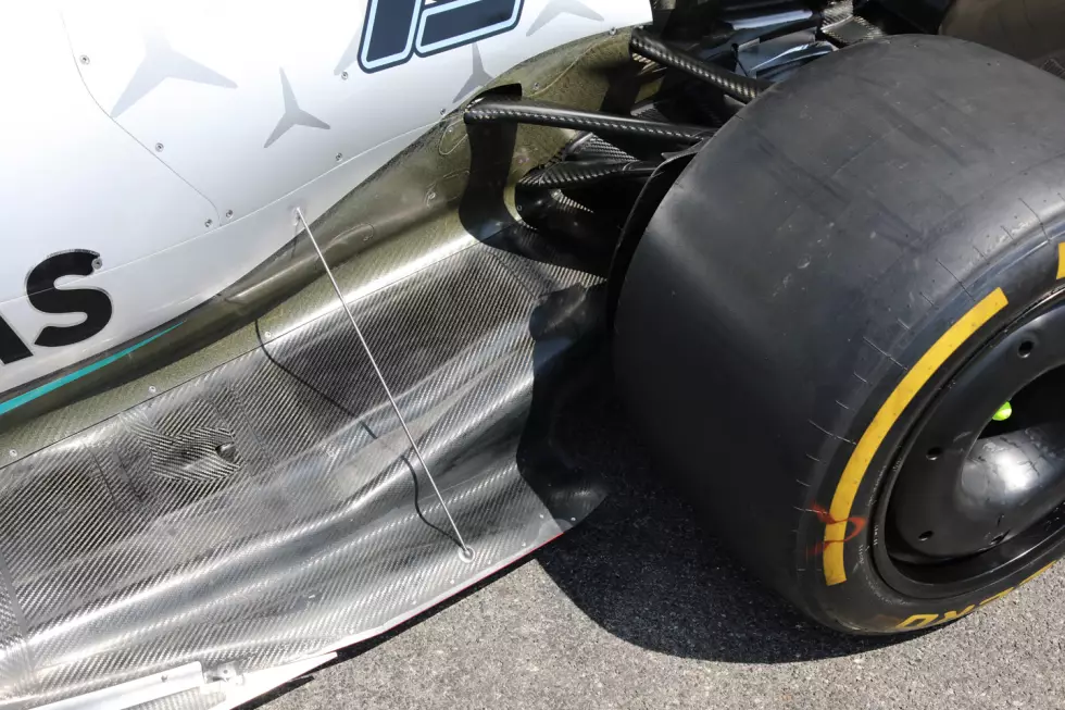 Foto zur News: Mercedes W13: Unterboden