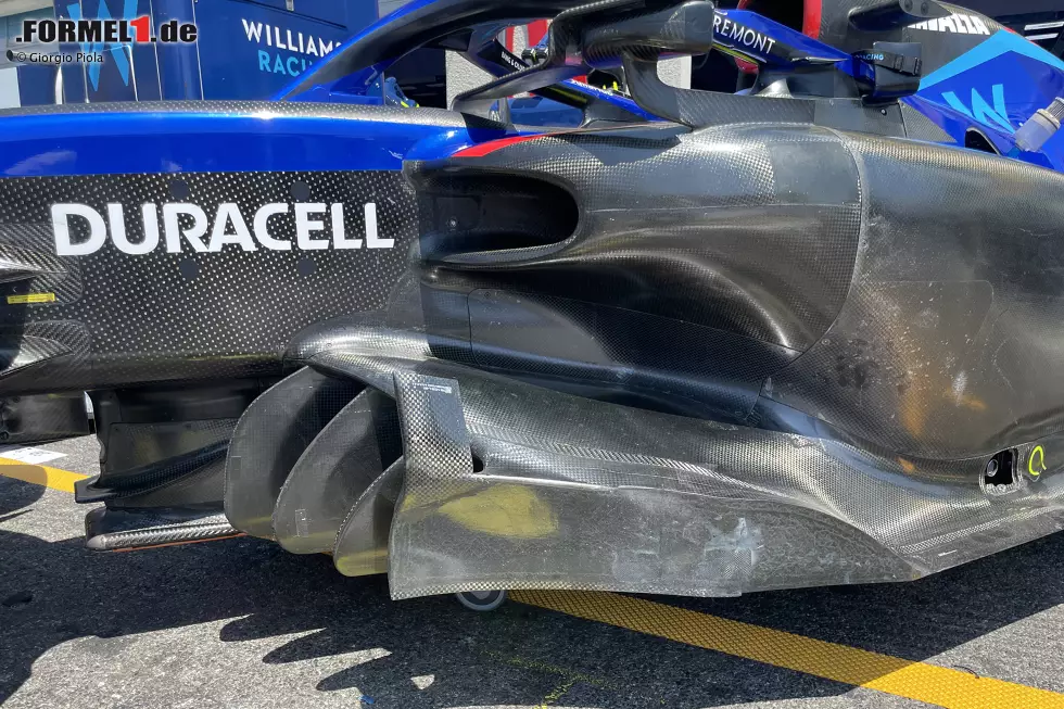 Foto zur News: Williams FW44: Seitenkasten und Eingang der Venturi-Kanäle