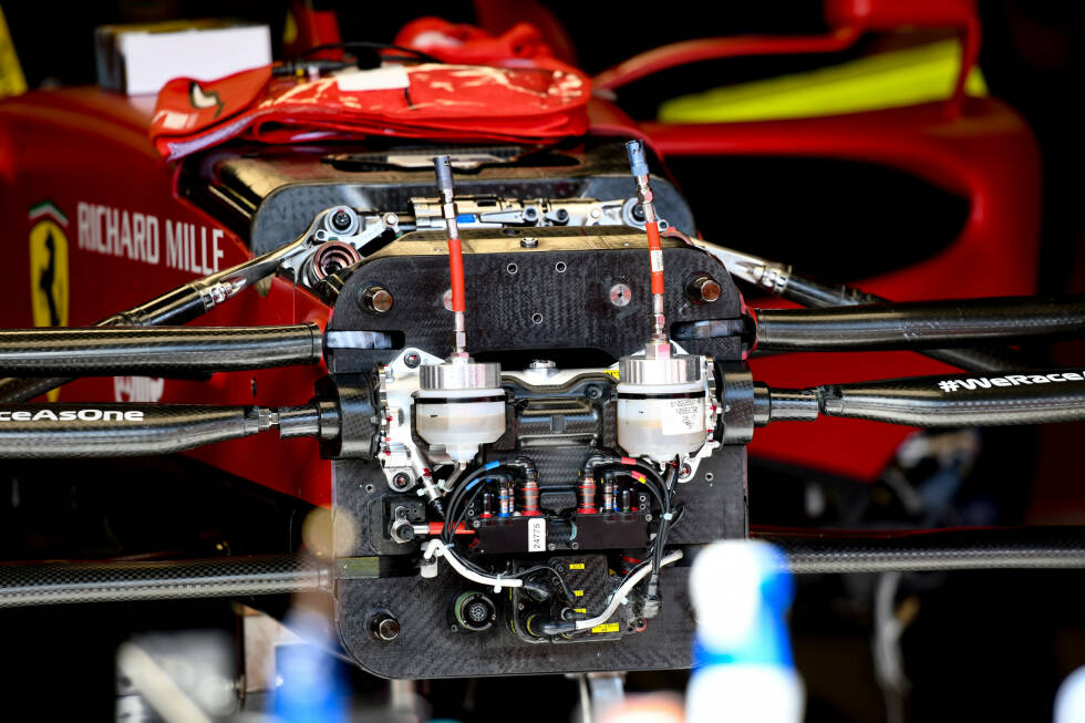 Foto zur News: Ferrari F1-75: Federung