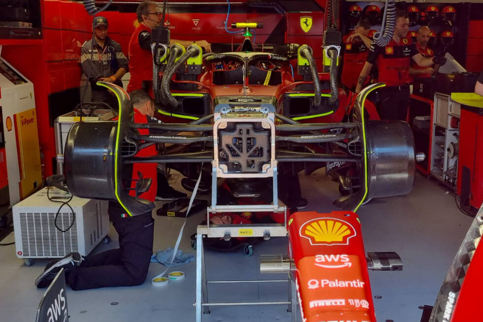 Foto zur News: Ferrari F1-75: Vorderrad-Aufhängung