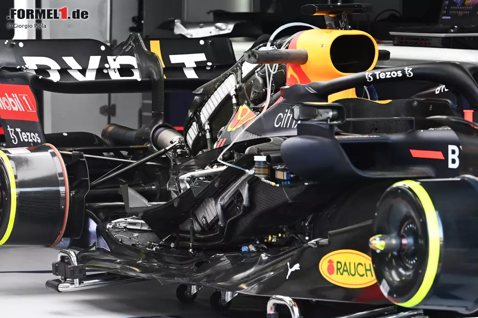 Foto zur News: Red Bull RB18: Antriebsinstallation
