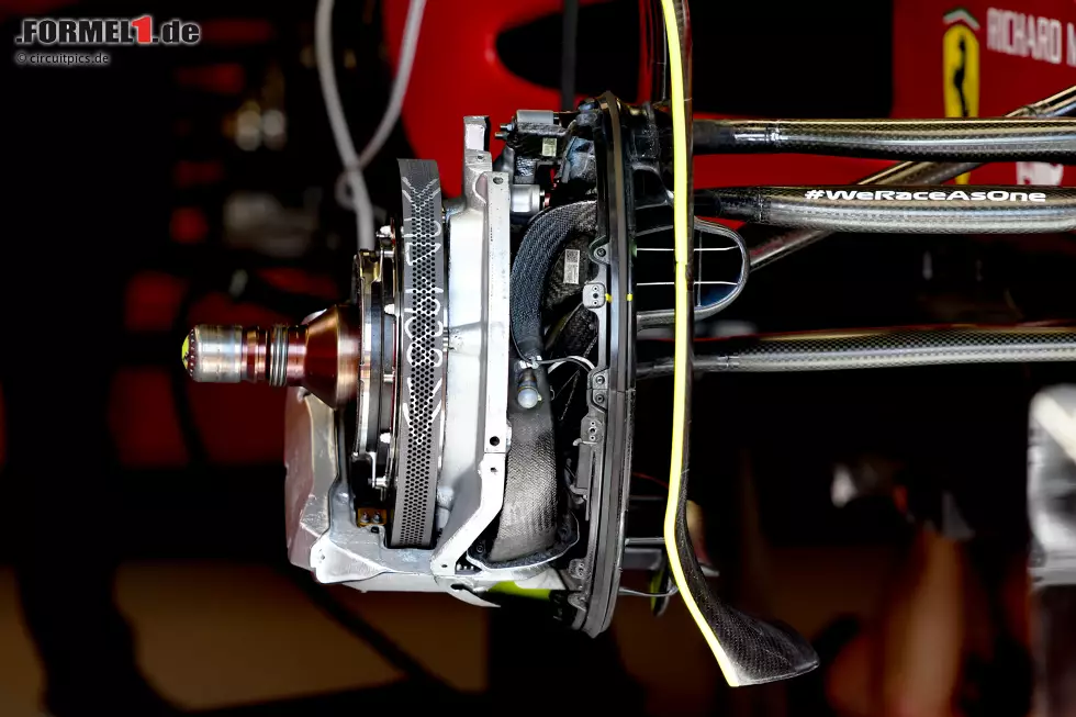 Foto zur News: Ferrari F1-75: Vorderrad-Bremse