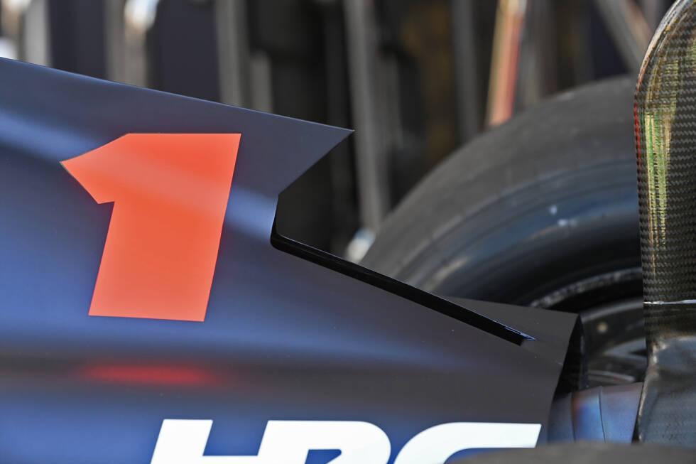 Foto zur News: Red Bull RB18: Kühlöffnung an der Motorhaube