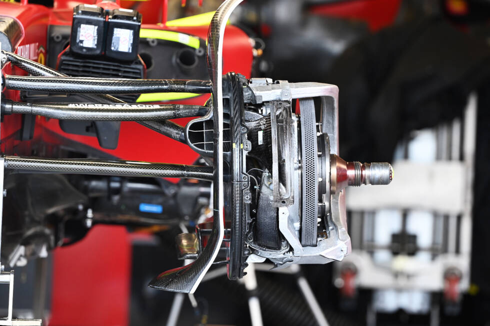 Foto zur News: Ferrari F1-75: Vorderrad-Bremse