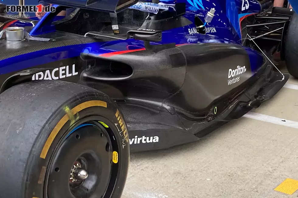 Foto zur News: Williams FW44: Seitenkasten mit Unterboden