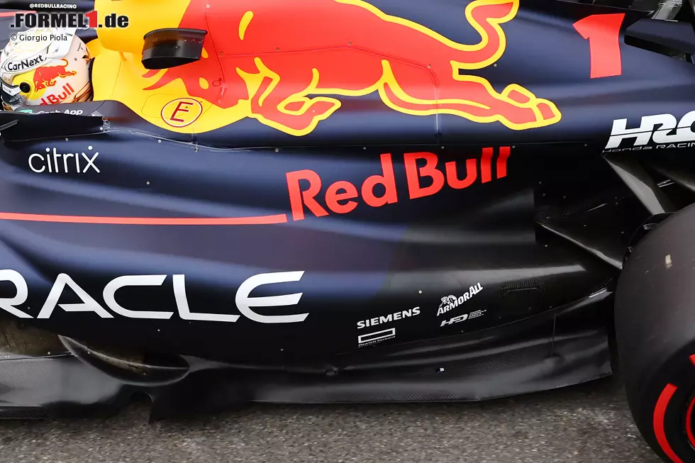 Foto zur News: Red Bull RB18: Seitenkasten und Unterboden