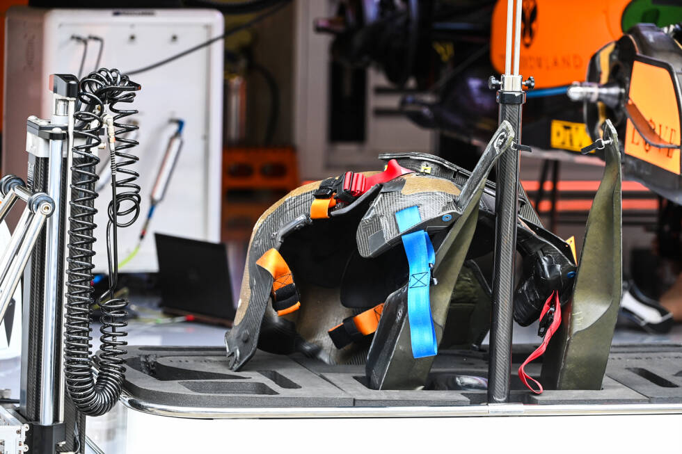 Foto zur News: McLaren MCL36: Fahrersitz