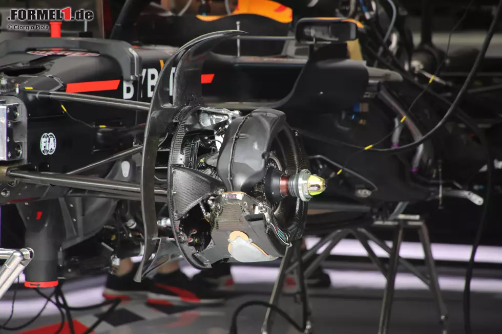Foto zur News: Red Bull RB18: Vorderrad-Bremse
