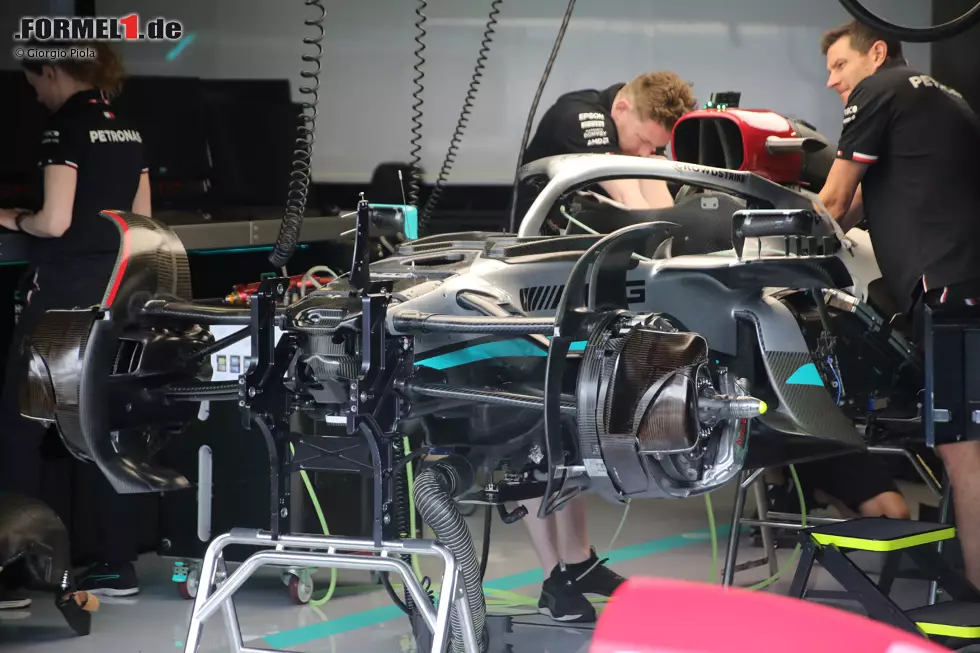 Foto zur News: Mercedes W13: Vorderrad-Aufhängung