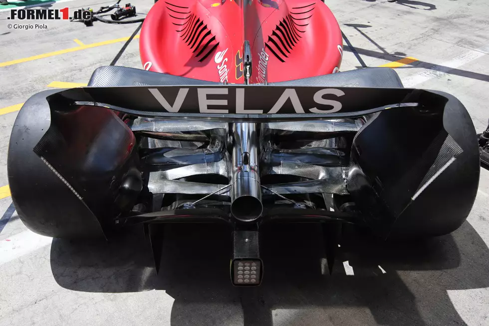 Foto zur News: Ferrari F1-75: Heckflügel und Diffusor