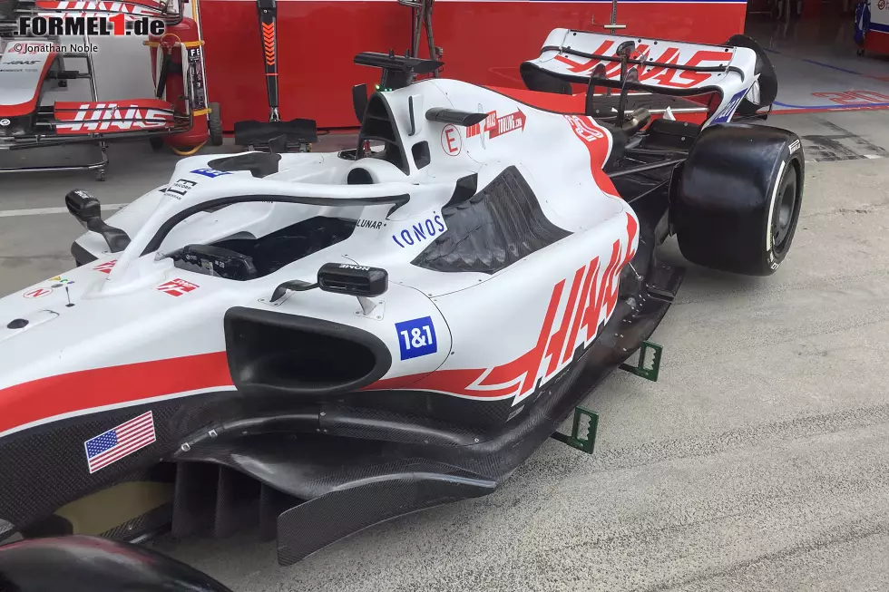 Foto zur News: Haas VF-22: Seitenkasten