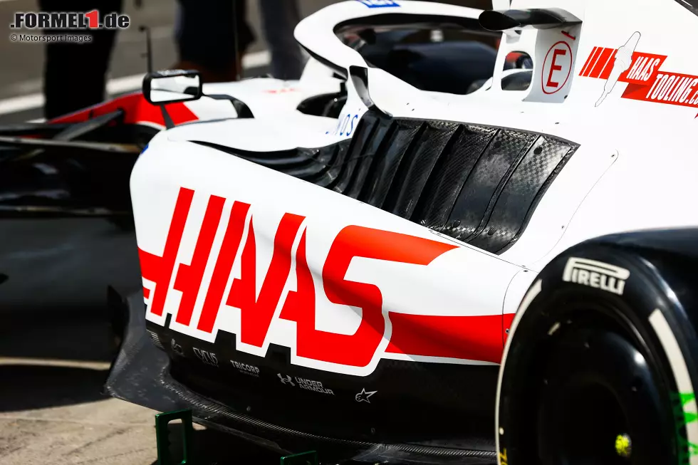 Foto zur News: Haas VF-22: Seitenkasten