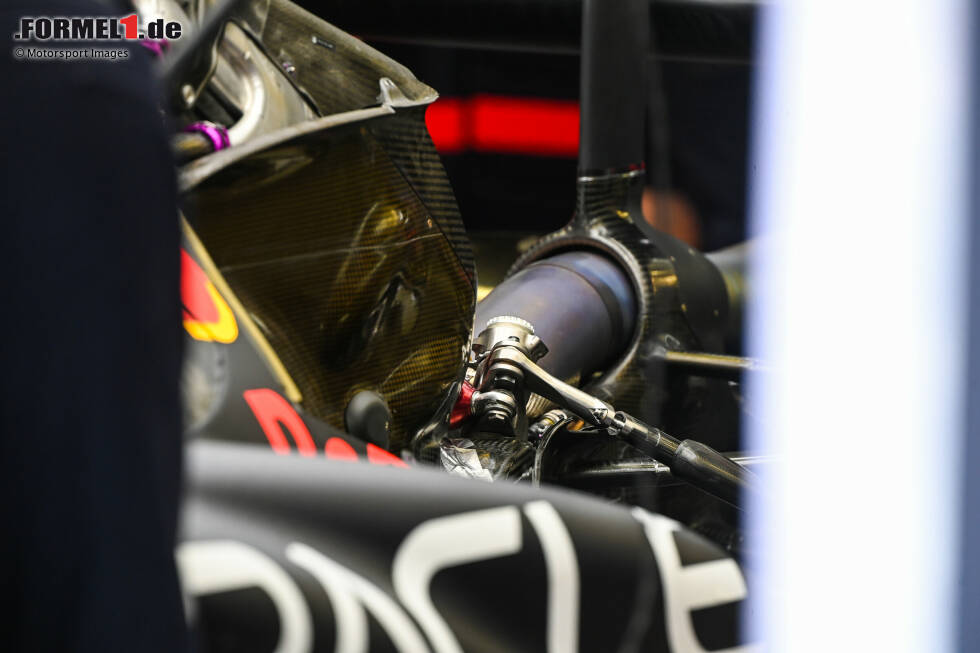 Foto zur News: Red Bull RB18: Antriebsinstallation
