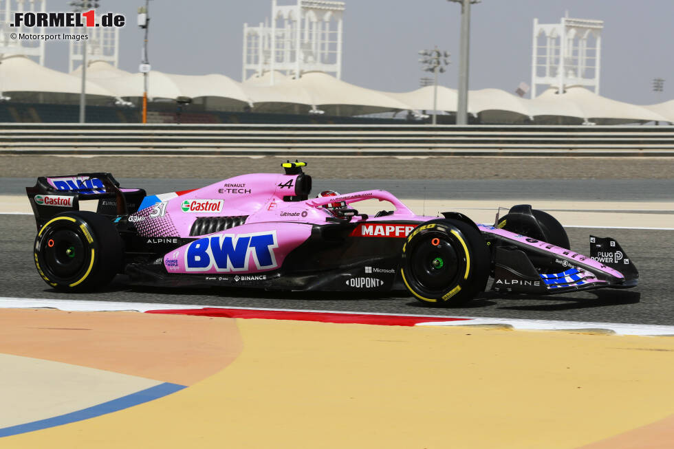Foto zur News: Alpine fährt am zweiten Tag in Bahrain mit dem alternativen Farbdesign mit viel Rosa, das bei den ersten beiden Saisonrennen verwendet wird. Man will damit die neue Partnerschaft mit Titelsponsor BWT unterstreichen. Die andere Variante ...