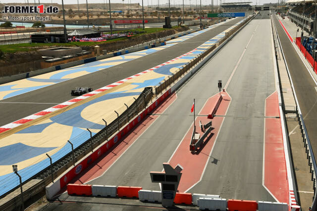 Foto zur News: Die Formel-1-Wintertests 2022 in Sachir in Bahrain laufen! Und hier stellen wir die wichtigsten Informationen zum ersten Testtag zusammen: Bestzeiten, technische Probleme und was sonst noch aufgefallen ist!