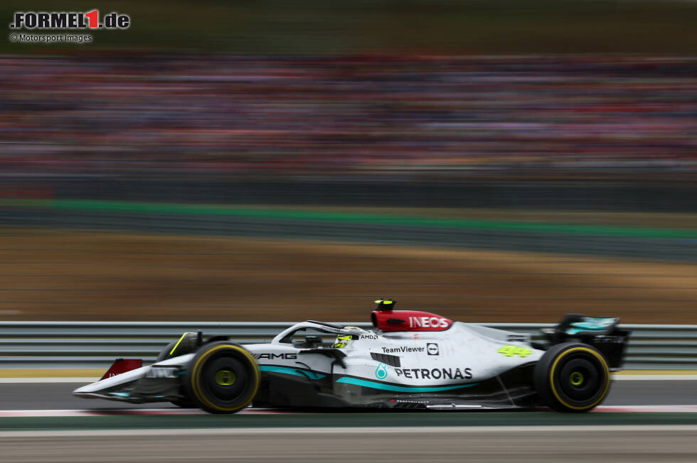 ... Lewis Hamilton im Mercedes W13 von Startplatz sieben. Er zeigt eine beherzte Aufholjagd und fährt erneut auf Platz zwei, und wie in der Vorwoche ... ... Lewis Hamilton im Mercedes W13 von Startplatz sieben. Er zeigt eine beherzte Aufholjagd und fährt erneut auf Platz zwei, und wie in der Vorwoche ...