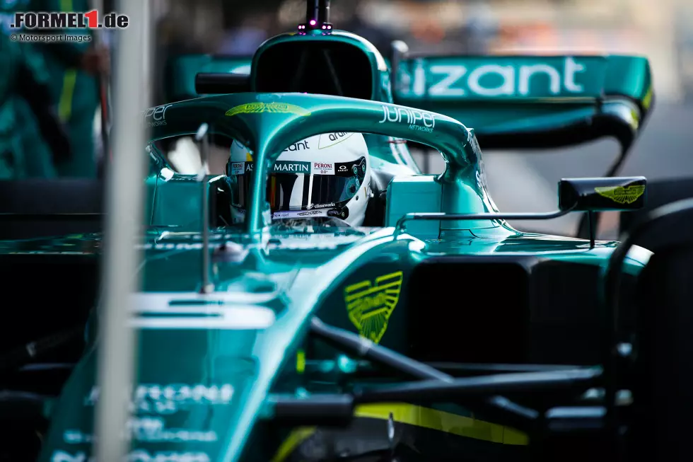 Der viermalige Formel-1-Weltmeister Sebastian Vettel hat seinen ersten Testeinsatz im neuen Aston Martin AMR22 für die Saison 2022 hinter sich gebracht. Hier sind die Bilder zu seiner Probefahrt in Barcelona! Foto zur News: Der viermalige Formel-1-Weltmeister Sebastian Vettel hat seinen ersten Testeinsatz im neuen Aston Martin AMR22 für die Saison 2022 hinter sich gebracht. Hier sind die Bilder zu seiner Probefahrt in Barcelona!