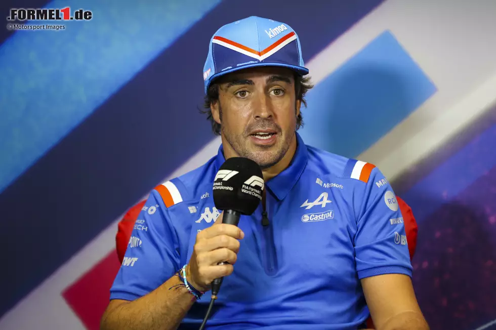 Fernando Alonso: "Was kann ich sagen? Nach so vielen gemeinsamen Jahren und Duellen werden wir ihn vermissen. Bei seinen Titelgewinnen war ich auch dabei. Ein großartiger Champion, ein großer Mann mit sehr starken Werten und einer liebenswerten Familie. Ich wünsche ihm das Beste. Hoffentlich schaut er mal wieder im Fahrerlager vorbei." Foto zur News: Fernando Alonso: "Was kann ich sagen? Nach so vielen gemeinsamen Jahren und Duellen werden wir ihn vermissen. Bei seinen Titelgewinnen war ich auch dabei. Ein großartiger Champion, ein großer Mann mit sehr starken Werten und einer liebenswerten Familie. Ich wünsche ihm das Beste. Hoffentlich schaut er mal wieder im Fahrerlager vorbei."