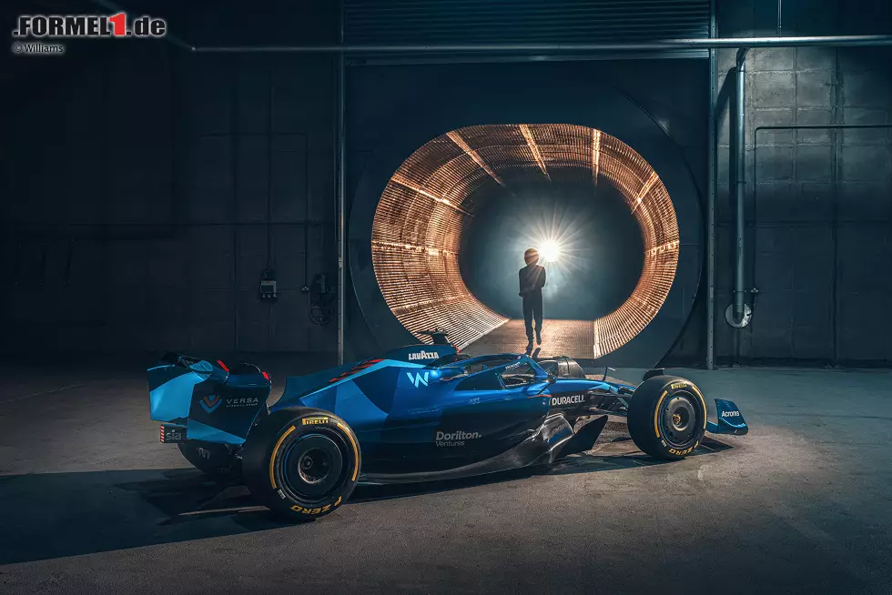 Foto zur News: Aber Obacht: Eigentlich sehen wir hier nur das neue Farbdesign von Williams, nicht den FW44 an sich - es handelt sich lediglich um ein Showcar, das der Formel-1-Designstudie von 2021 sehr ähnlich sieht. Immerhin ...