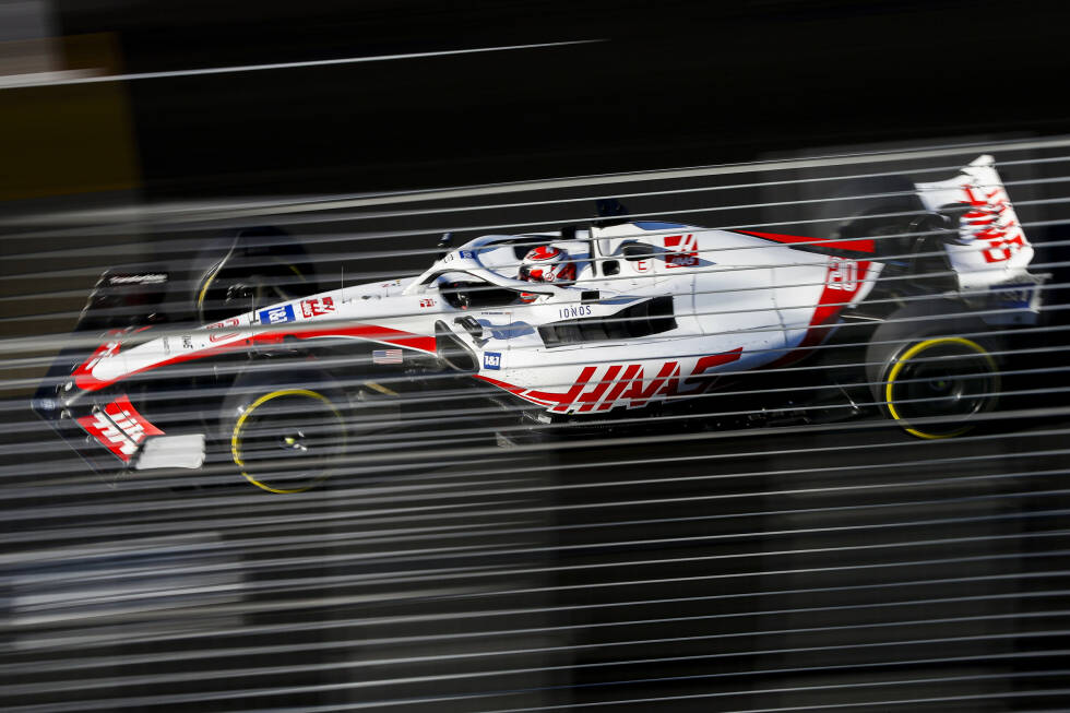 Foto zur News: Kevin Magnussen (4): Zum ersten Mal seit seinem Comeback hinter Schumacher. Abgesehen von den generellen Haas-Problemen und etwas Pech bei der Strategie war es auch seine persönlich schwächste Vorstellung seit seiner Formel-1-Rückkehr. Erstmals in diesem Jahr ohne Punkte geblieben.