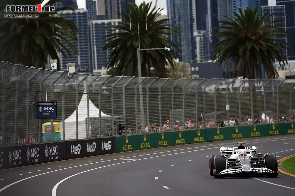 Yuki Tsunoda (4): Im Qualifying nur zwei Zehntel hinter Gasly. Doch während es für den Teamkollegen im Rennen nach vorne ging, rutschte der Japaner von P13 auf P15 ab - trotz einiger Ausfälle. Sagt selbst, dass er "überhaupt keine Pace" hatte. Foto zur News: Yuki Tsunoda (4): Im Qualifying nur zwei Zehntel hinter Gasly. Doch während es für den Teamkollegen im Rennen nach vorne ging, rutschte der Japaner von P13 auf P15 ab - trotz einiger Ausfälle. Sagt selbst, dass er "überhaupt keine Pace" hatte.