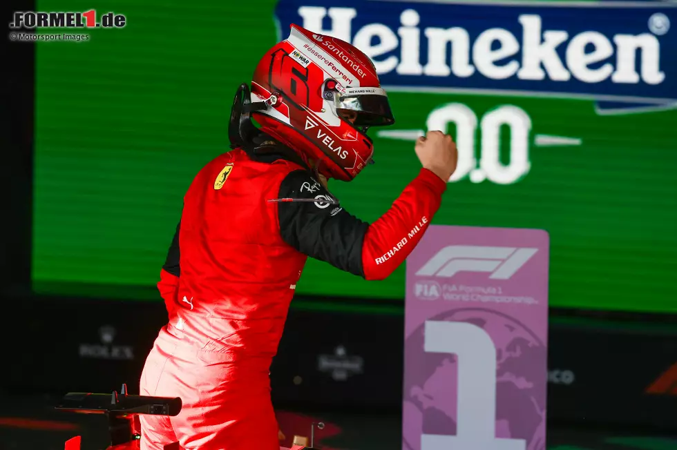Charles Leclerc (1): So geht die einzige Bestnote in Australien an den Monegassen, bei dem man mögliche Abzüge mit der Lupe suchen muss. Lediglich beim Neustart hat er einmal leicht gewackelt. Davon abgesehen spricht der erste "Grand Slam" seiner Karriere für sich. Das war schon weltmeisterlich! Foto zur News: Charles Leclerc (1): So geht die einzige Bestnote in Australien an den Monegassen, bei dem man mögliche Abzüge mit der Lupe suchen muss. Lediglich beim Neustart hat er einmal leicht gewackelt. Davon abgesehen spricht der erste "Grand Slam" seiner Karriere für sich. Das war schon weltmeisterlich!