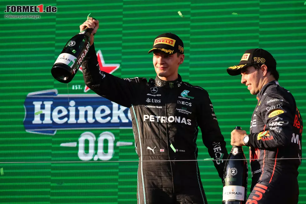 George Russell (2): Sagt selbst, dass bei seinem ersten Podium für Mercedes eine Menge Glück dabei war. Ohne den Verstappen-Ausfall und das für ihn glückliche Safety-Car wäre er nicht aufs Treppchen gefahren. Trotzdem ein gutes Wochenende. Holt genau wie Hamilton das heraus, was der W13 zulässt. Foto zur News: George Russell (2): Sagt selbst, dass bei seinem ersten Podium für Mercedes eine Menge Glück dabei war. Ohne den Verstappen-Ausfall und das für ihn glückliche Safety-Car wäre er nicht aufs Treppchen gefahren. Trotzdem ein gutes Wochenende. Holt genau wie Hamilton das heraus, was der W13 zulässt.