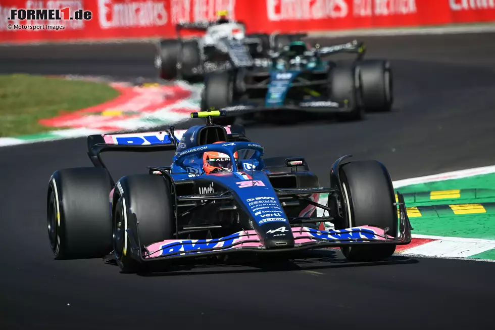 Esteban Ocon (4): Auch der Alpine hatte in Monza nicht sein bestes Wochenende. Ocon selbst verpasste es aber auch, echte Akzente zu setzen. Im Qualifying raus in Q2, während der Teamkollege Q3 erreichte. Im Rennen blieb die große Aufholjagd ebenfalls aus. Für eine 3 insgesamt etwas zu wenig. Foto zur News: Esteban Ocon (4): Auch der Alpine hatte in Monza nicht sein bestes Wochenende. Ocon selbst verpasste es aber auch, echte Akzente zu setzen. Im Qualifying raus in Q2, während der Teamkollege Q3 erreichte. Im Rennen blieb die große Aufholjagd ebenfalls aus. Für eine 3 insgesamt etwas zu wenig.