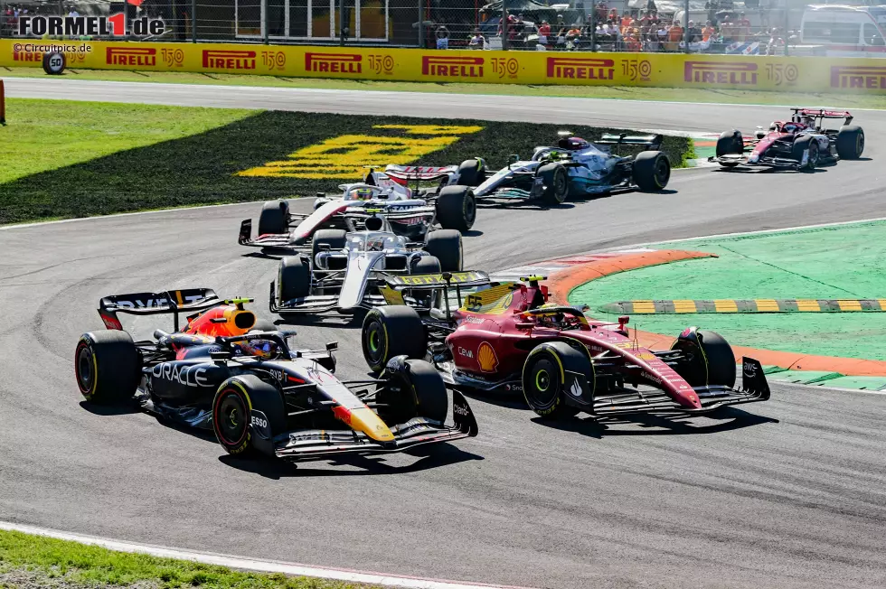 Carlos Sainz (2): Zeigte eine tolle Aufholjagd und wäre ohne Gridstrafe wohl in der Lage gewesen, um das Podium zu kämpfen. Ein Redakteur hätte ihm sogar eine 1 gegeben, doch der Mehrheit fehlte auch hier das letzte Quäntchen, um die Bestnote zu ziehen. Foto zur News: Carlos Sainz (2): Zeigte eine tolle Aufholjagd und wäre ohne Gridstrafe wohl in der Lage gewesen, um das Podium zu kämpfen. Ein Redakteur hätte ihm sogar eine 1 gegeben, doch der Mehrheit fehlte auch hier das letzte Quäntchen, um die Bestnote zu ziehen.