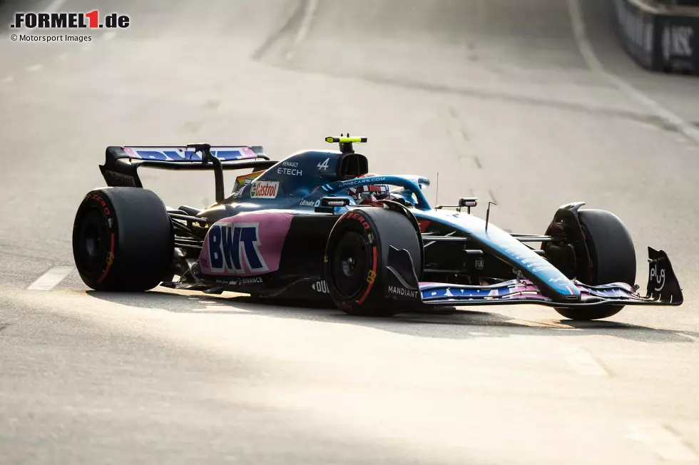 Foto zur News: Esteban Ocon (4): Als Zehnter am Ende zumindest noch einen Punkt mitgenommen, aber eine 3 war das der Mehrheit der Redaktion nicht wert. Zumal es ohne die Ferrari-Ausfälle eine klare Nullnummer geworden wäre. Hat nach einem guten Saisonstart inzwischen etwas nachgelassen.