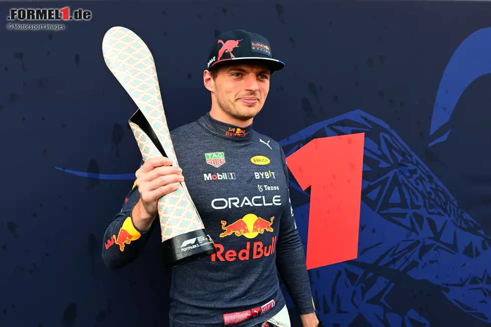 Max Verstappen (2): Auch für den Rennsieger reicht es hauchdünn nicht zur 1. Hier ziehen wir das verhältnismäßig "schlechte" Qualifying ab. Im Rennen hat er dann alles richtig gemacht - wenngleich er es nach dem Defekt von Leclerc und der Stallorder gegen Perez auch nicht besonders schwer hatte. Foto zur News: Max Verstappen (2): Auch für den Rennsieger reicht es hauchdünn nicht zur 1. Hier ziehen wir das verhältnismäßig "schlechte" Qualifying ab. Im Rennen hat er dann alles richtig gemacht - wenngleich er es nach dem Defekt von Leclerc und der Stallorder gegen Perez auch nicht besonders schwer hatte.