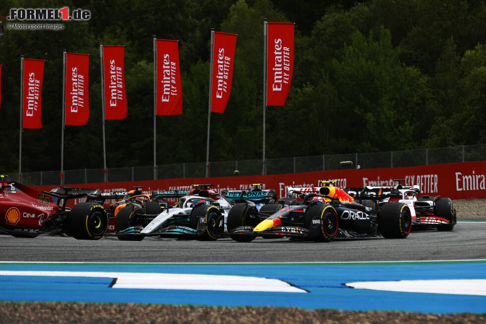 Sergio Perez (4): Auch hier gab es Argumente für die 5. Das Qualifying hat er selbst verbockt und im Rennen war er gegen Russell zu ungeduldig - zumal das Team ihn offenbar noch davor gewarnt hatte, es an dieser Stelle zu probieren. Ein starker Sprint bringt ihm am Ende aber noch die 4. Sergio Perez (4): Auch hier gab es Argumente für die 5. Das Qualifying hat er selbst verbockt und im Rennen war er gegen Russell zu ungeduldig - zumal das Team ihn offenbar noch davor gewarnt hatte, es an dieser Stelle zu probieren. Ein starker Sprint bringt ihm am Ende aber noch die 4.