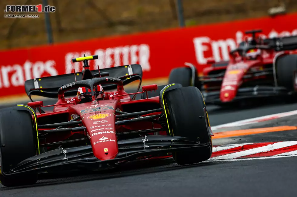 Carlos Sainz (2): Im Rennen vor Leclerc, eigentlich aber der langsamere Ferrari-Pilot. Eine gute Leistung, aber die ganz großen Highlights fehlten. Im Qualifying verpasste er die Pole, im Rennen kam er beim Start und auch danach nicht an Russell vorbei. Foto zur News: Carlos Sainz (2): Im Rennen vor Leclerc, eigentlich aber der langsamere Ferrari-Pilot. Eine gute Leistung, aber die ganz großen Highlights fehlten. Im Qualifying verpasste er die Pole, im Rennen kam er beim Start und auch danach nicht an Russell vorbei.