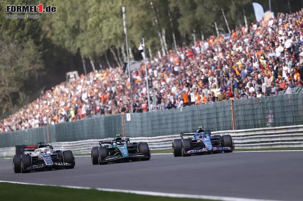 Esteban Ocon (1): Im Qualifying als Fünfter "Best of the Rest", im Rennen eine Aufholjagd von Startplatz 16 auf P7 und dabei noch zwei sensationelle Doppel-Überholmanöver gezeigt. Mehr geht im Alpine wohl nicht, was wir entsprechend belohnen. Noch besser war in Spa nur ein Fahrer ... Foto zur News: Esteban Ocon (1): Im Qualifying als Fünfter "Best of the Rest", im Rennen eine Aufholjagd von Startplatz 16 auf P7 und dabei noch zwei sensationelle Doppel-Überholmanöver gezeigt. Mehr geht im Alpine wohl nicht, was wir entsprechend belohnen. Noch besser war in Spa nur ein Fahrer ...