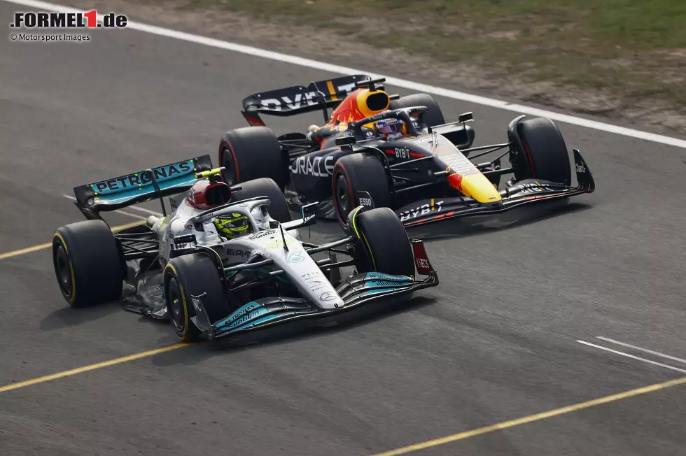 Lewis Hamilton (2): Hatte an diesem Wochenende eine tolle Pace und Pech, dass er seine Runde im Qualifying wegen des Drehers von Perez nicht beenden konnte. Im Rennen dann wieder Pech mit dem virtuellen und später dem echten Safety-Car gehabt. Beim Neustart hat er sich dann zu leicht von Verstappen überholen lassen. Foto zur News: Lewis Hamilton (2): Hatte an diesem Wochenende eine tolle Pace und Pech, dass er seine Runde im Qualifying wegen des Drehers von Perez nicht beenden konnte. Im Rennen dann wieder Pech mit dem virtuellen und später dem echten Safety-Car gehabt. Beim Neustart hat er sich dann zu leicht von Verstappen überholen lassen.