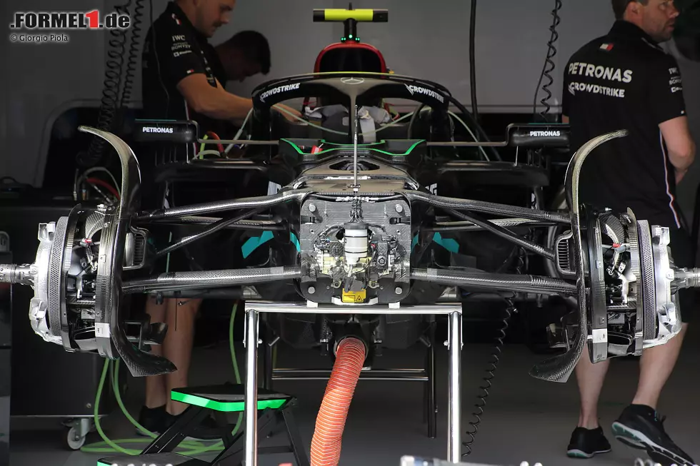 Foto zur News: Die ersten Bilder vom Mercedes-Update am W14 in Monaco