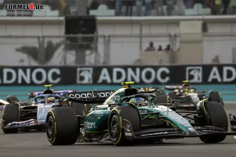 Fernando Alonso (2): Hatte seinen Teamkollegen wieder einmal im Griff und holte wohl das Maximum aus dem Aston Martin, der auf den Geraden (zumindest laut eigener Aussage) einfach nicht schnell genug ist. Am Ende P7, mehr war wohl nicht drin. Die Aktion gegen Hamilton hätte er sich allerdings sparen können ... Foto zur News: Fernando Alonso (2): Hatte seinen Teamkollegen wieder einmal im Griff und holte wohl das Maximum aus dem Aston Martin, der auf den Geraden (zumindest laut eigener Aussage) einfach nicht schnell genug ist. Am Ende P7, mehr war wohl nicht drin. Die Aktion gegen Hamilton hätte er sich allerdings sparen können ...