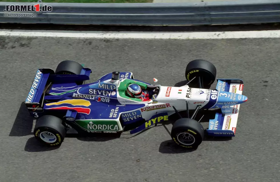 1996: Michael Schumacher ist weg, Jean Alesi und Gerhard Berger sind da. Aber an die Erfolge der Vorjahre kann Benetton mit Aero-Leiter James Allison nicht mehr anknüpfen. Das Team bleibt erstmals seit Jahren ohne Sieg und erzielt mit dem B196 WM-Platz drei in der Konstrukteurswertung. Foto zur News: 1996: Michael Schumacher ist weg, Jean Alesi und Gerhard Berger sind da. Aber an die Erfolge der Vorjahre kann Benetton mit Aero-Leiter James Allison nicht mehr anknüpfen. Das Team bleibt erstmals seit Jahren ohne Sieg und erzielt mit dem B196 WM-Platz drei in der Konstrukteurswertung.