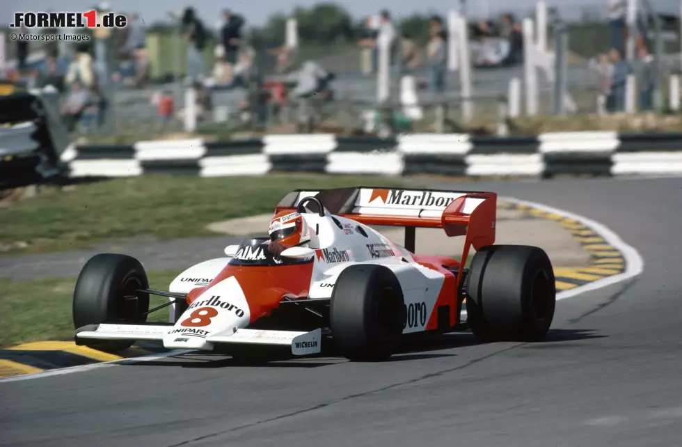 McLaren-Ford MP4/1C beziehungsweise McLaren-Porsche MP4/1E: John Watson (Großbritannien), Niki Lauda (Österreich) Foto zur News: McLaren-Ford MP4/1C beziehungsweise McLaren-Porsche MP4/1E: John Watson (Großbritannien), Niki Lauda (Österreich)