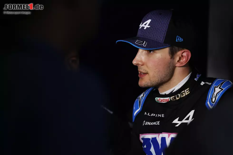 ... Esteban Ocon fällt auf im Alpine A523, weil er reihenweise Zeitstrafen aufsammelt und immer neue Regelverstöße begeht, inklusive Speeding in der Boxengasse. Auch sein Auto wird vorzeitig reingeholt, aber ... Foto zur News: ... Esteban Ocon fällt auf im Alpine A523, weil er reihenweise Zeitstrafen aufsammelt und immer neue Regelverstöße begeht, inklusive Speeding in der Boxengasse. Auch sein Auto wird vorzeitig reingeholt, aber ...