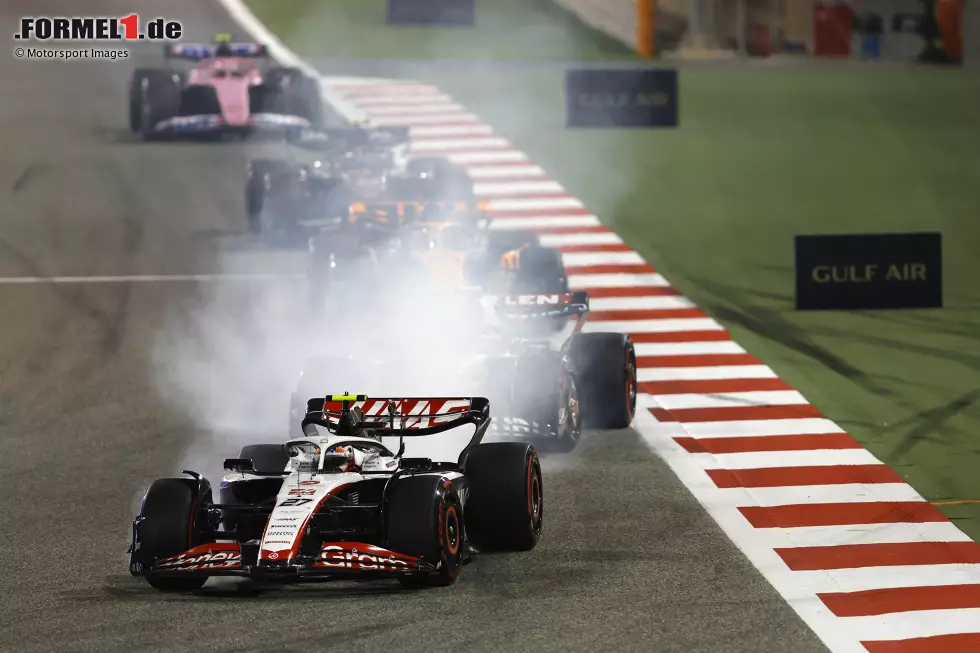 ... für Nico Hülkenberg im Haas VF-23: Der Deutsche startet von P10, demoliert sich aber früh den Frontflügel und fällt zurück. Am Ende ist es P15 für "Hulk", zwei Plätze hinter Haas-Kollege Kevin Magnussen, der ebenfalls nicht punktet. Noch schlechter ... Foto zur News: ... für Nico Hülkenberg im Haas VF-23: Der Deutsche startet von P10, demoliert sich aber früh den Frontflügel und fällt zurück. Am Ende ist es P15 für "Hulk", zwei Plätze hinter Haas-Kollege Kevin Magnussen, der ebenfalls nicht punktet. Noch schlechter ...