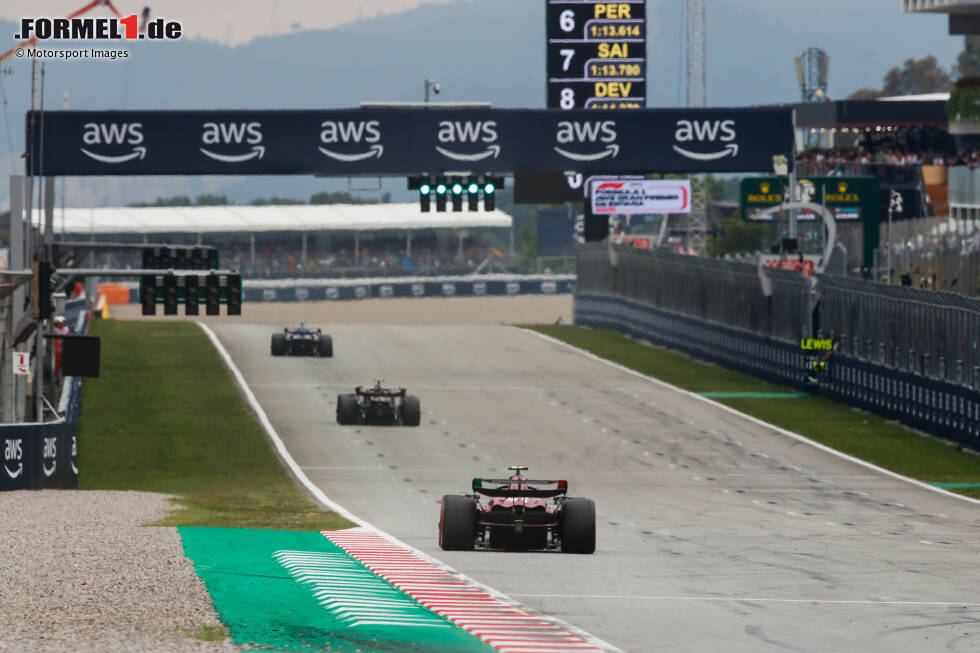 Die wichtigsten Fakten zum Formel-1-Samstag in Spanien: Wer schnell war, wer nicht und wer überrascht hat - alle Infos dazu in dieser Fotostrecke. Die wichtigsten Fakten zum Formel-1-Samstag in Spanien: Wer schnell war, wer nicht und wer überrascht hat - alle Infos dazu in dieser Fotostrecke.