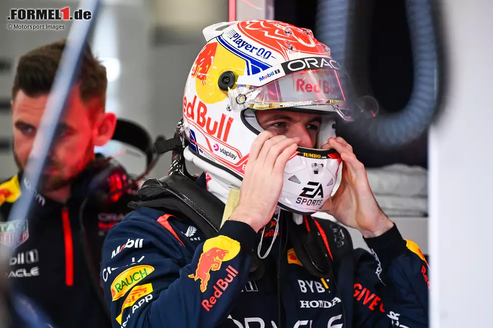 Foto zur News: Max Verstappen bestimmt im Red Bull RB19 das Geschehen am Freitag in Dschidda, fährt im 1. Freien Training als einziger unter 90 Sekunden und ist um fast fünf Zehntelsekunden vorne. Auch im ...