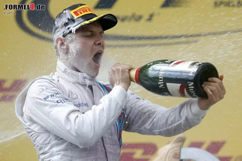 Valtteri Bottas (Österreich 2014): Williams erlebt in der neuen Turboära einen echten Aufschwung und ist wieder konkurrenzfähig. Das Team besetzt in Spielberg die erste Startreihe, im Rennen ist gegen Mercedes aber nichts zu machen. Zumindest holt Bottas als Dritter sein erstes Podest - das erste von dreien in Folge. Foto zur News: Valtteri Bottas (Österreich 2014): Williams erlebt in der neuen Turboära einen echten Aufschwung und ist wieder konkurrenzfähig. Das Team besetzt in Spielberg die erste Startreihe, im Rennen ist gegen Mercedes aber nichts zu machen. Zumindest holt Bottas als Dritter sein erstes Podest - das erste von dreien in Folge.
