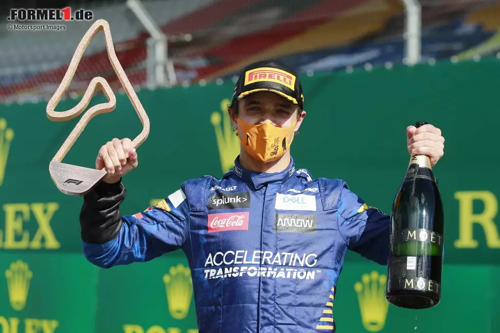 Lando Norris (Österreich 2020): Der verspätete Auftakt in die Coronasaison 2020 wird für den McLaren-Piloten ein besonderer. Weil Lewis Hamilton eine Fünf-Sekunden-Strafe hat, gibt Norris in der Schlussphase alles und bezwingt den Mercedes-Piloten virtuell um weniger als zwei Zehntelsekunden. Der Lohn: Platz drei! Foto zur News: Lando Norris (Österreich 2020): Der verspätete Auftakt in die Coronasaison 2020 wird für den McLaren-Piloten ein besonderer. Weil Lewis Hamilton eine Fünf-Sekunden-Strafe hat, gibt Norris in der Schlussphase alles und bezwingt den Mercedes-Piloten virtuell um weniger als zwei Zehntelsekunden. Der Lohn: Platz drei!