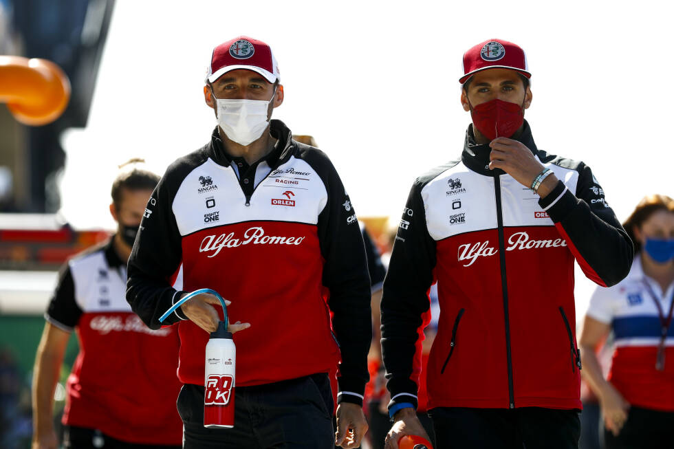 Foto zur News: 2021 - 1 Fahrerwechsel: Corona ist auch der Grund für den einzigen Fahrerwechsel in der Saison 2021. Weil Kimi Räikkönen positiv getestet wird, darf Ersatzfahrer Robert Kubica in Zandvoort und Monza für Alfa Romeo ran.