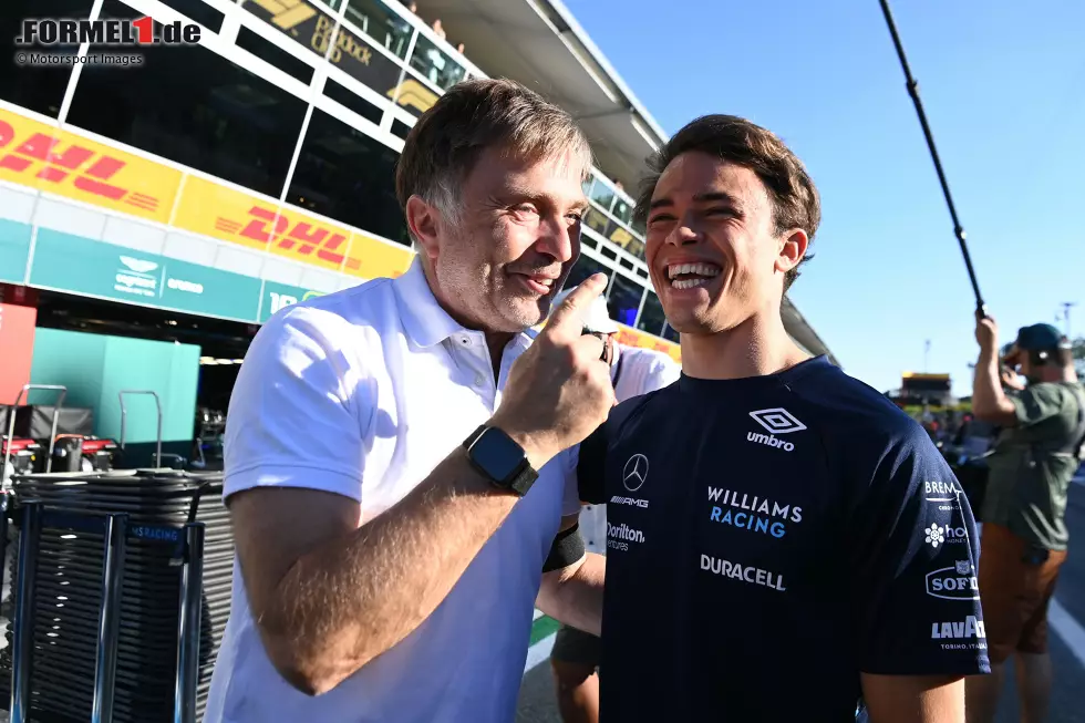 2022 - 2 Fahrerwechsel: Auch Sebastian Vettel wird positiv getestet und fällt für die ersten beiden Rennen aus, wo bei Aston Martin wieder Edelreservist Hülkenberg fahren darf. Für Aufsehen sorgt in Monza Nyck de Vries (Williams), der im Auto von Alexander Albon (Blinddarmentzündung) sitzt und sofort zwei Punkte holt. Foto zur News: 2022 - 2 Fahrerwechsel: Auch Sebastian Vettel wird positiv getestet und fällt für die ersten beiden Rennen aus, wo bei Aston Martin wieder Edelreservist Hülkenberg fahren darf. Für Aufsehen sorgt in Monza Nyck de Vries (Williams), der im Auto von Alexander Albon (Blinddarmentzündung) sitzt und sofort zwei Punkte holt.