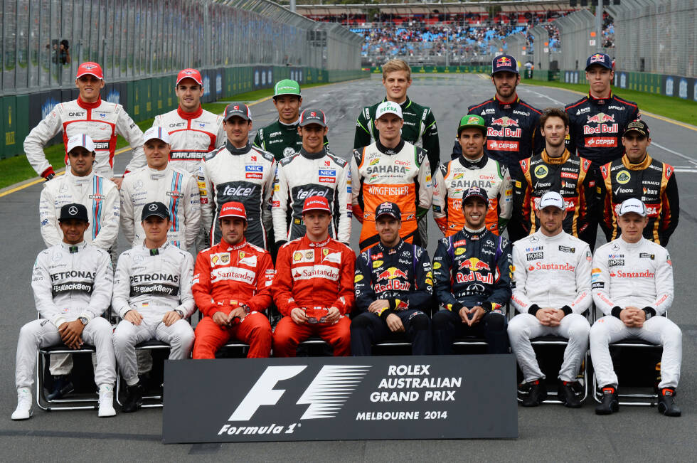 Foto zur News: 2014 - Vorne: L. Hamilton, N. Rosberg, F. Alonso, K. Räikkönen, S. Vettel, D. Ricciardo, J. Button, K. Magnussen; Mitte: F. Massa, V. Bottas, A. Sutil, E. Gutierrez, N. Hülkenberg, S. Perez, R. Grosjean, P. Maldonado; Hinten: M. Chilton, J. Bianchi, K. Kobayashi, M. Ericsson, J. Vergne, D. Kwjat.