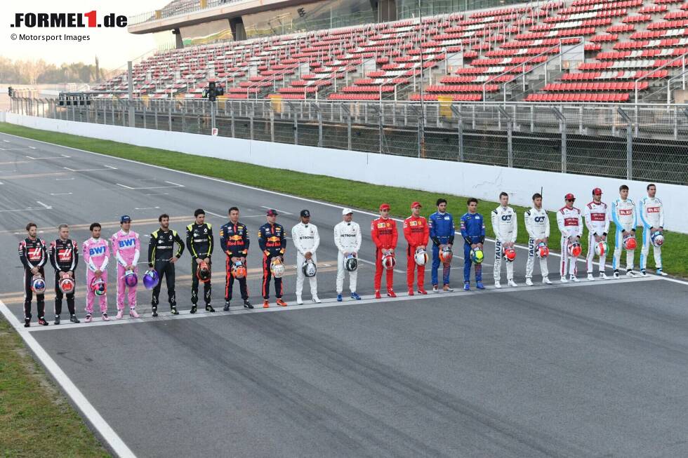 Foto zur News: 2020 - Von links: R. Grosjean, K. Magnussen, S. Perez, L. Stroll, D. Ricciardo. E. Ocon, A. Albon, M. Verstappen, L. Hamilton, V. Bottas, C. Leclerc, S. Vettel, C. Sainz Jr, L. Norris, D. Kwjat, P. Gasly, K. Räikkönen, A. Giovinazzi, G. Russell, N. Latifi.