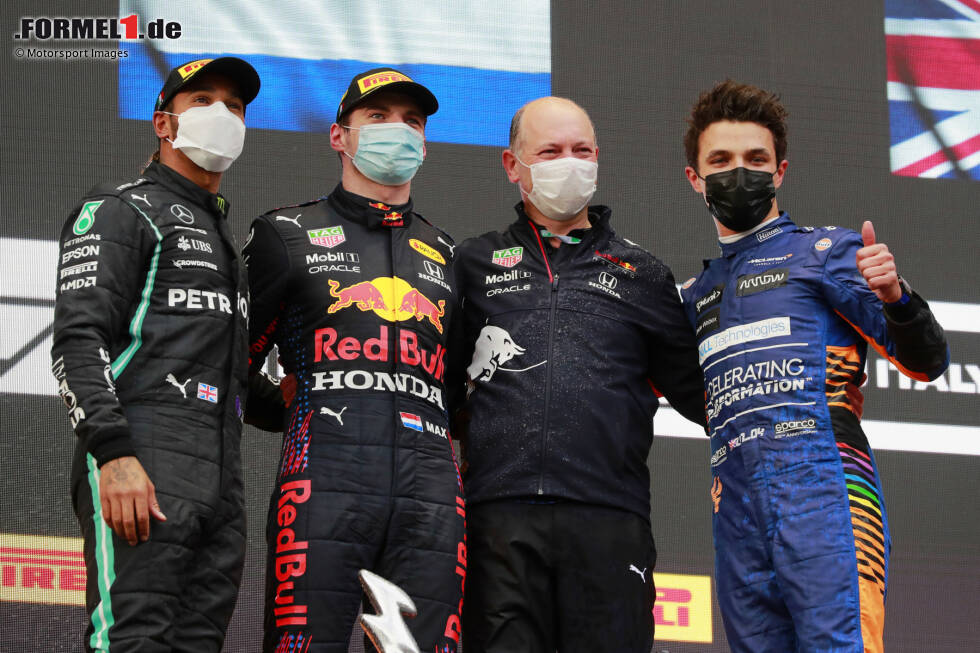 Foto zur News: 2021 (als Emilia-Romagna-Grand-Prix): Max Verstappen (Red Bull) vor Lewis Hamilton (Mercedes) und Lando Norris (McLaren)